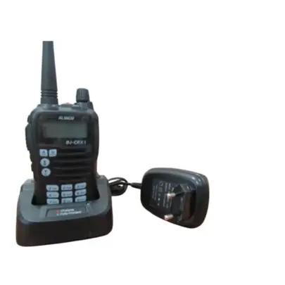 HT dan Charger Alinco DJ-CRX1