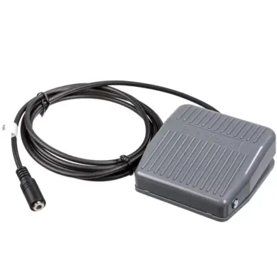 Foot switch atau tombol PTT kaki Hytera POA85.